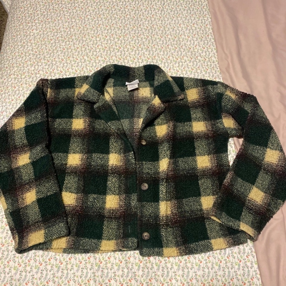 Nice cropped shacket size M